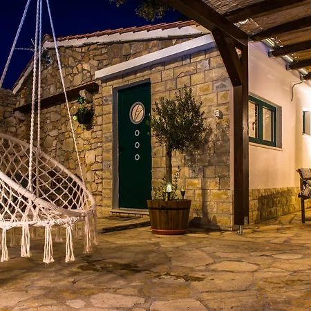 بيت للعطل House Nika ماسلينيتسا